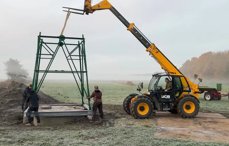 PE Windwasserpumpe Modell W 5015 Montage des Gittermasten 1 Sektor