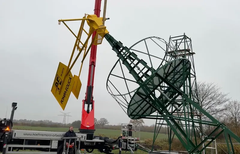PE Windwasserpumpe Modell W 5015 Montage Turmspitze mit Plattform