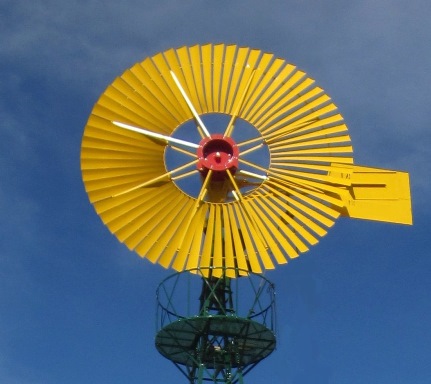 Gelbes Westernwindrad der PE-Windwasserpumpe